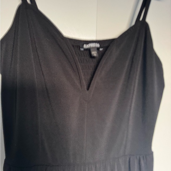 Express V wired neck jumpsuit wide leg smocked back black - Picture 2 of 8